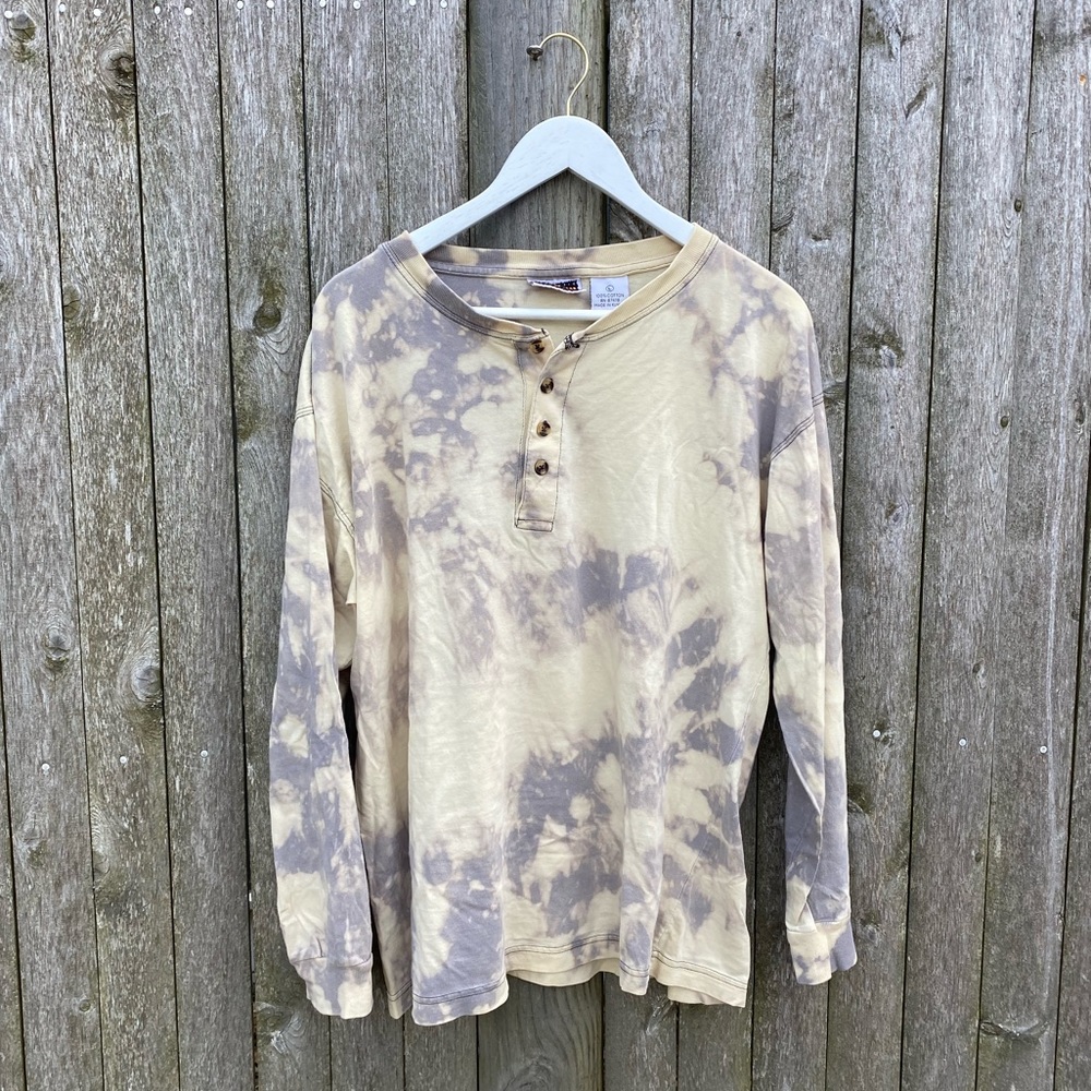 Bleach dyed men’s Henley long sleeve tee!